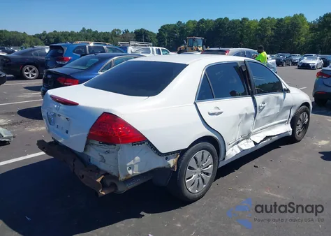 2006 Honda Accord 2.4 Lx z USA, uszkodzony, nr VIN 1HGCM56406A161123